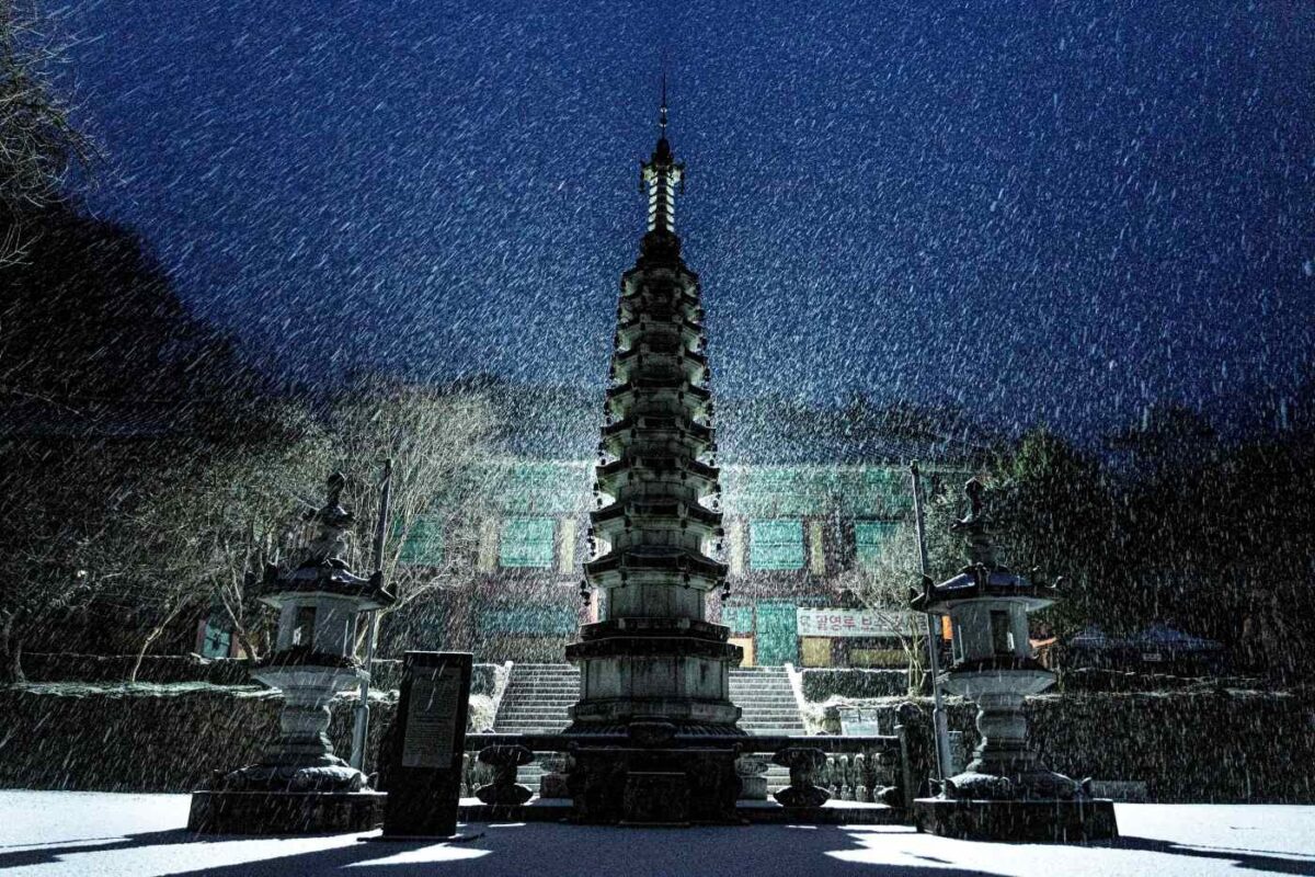 경내 새벽녘 눈풍경