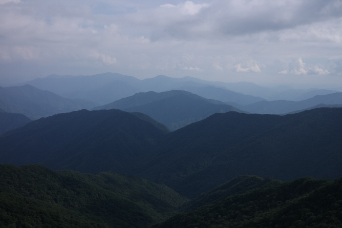 벽소령에서 바라본 황장봉,백운산