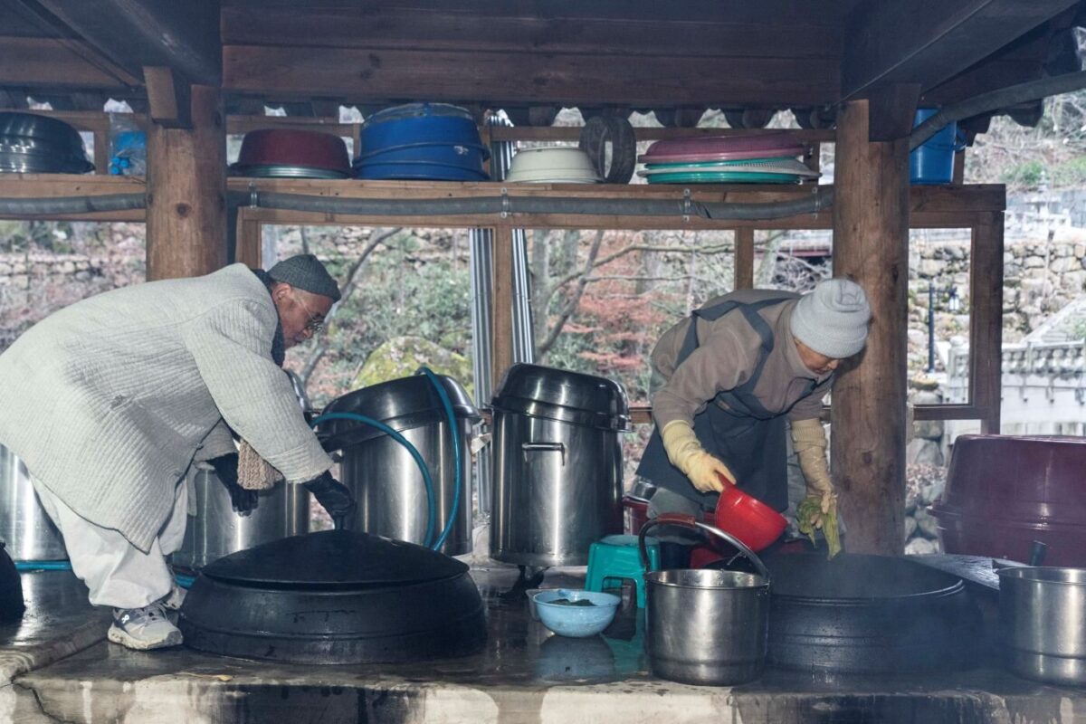 메주 콩 불리기 울력